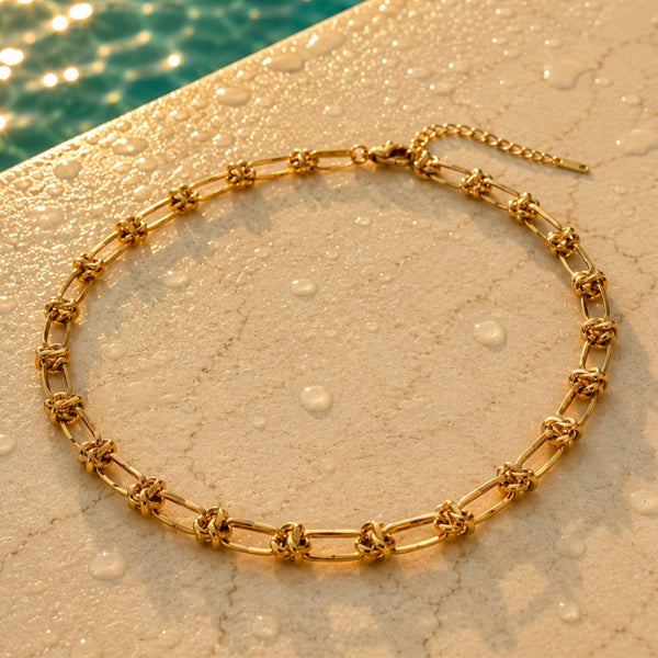 The Knotted Chain