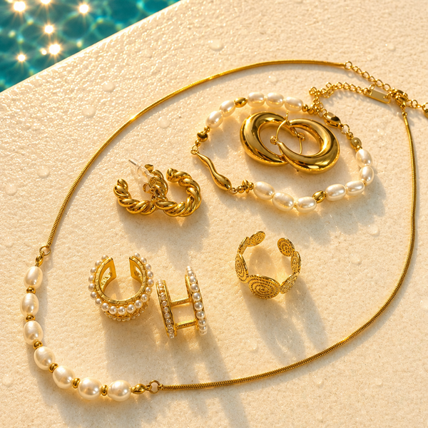 The Pearl Arc Necklace